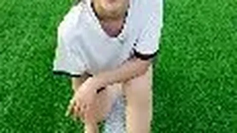 “虽失点球但地位稳固，他继续领跑曼联点球榜。”